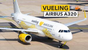 Avión Vueling Airbus A320 con livery amarillo y corazón Barcelona 869dYq8h3Q8