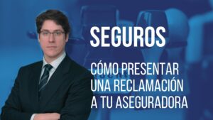 Hombre con traje y fondo azul con texto sobre seguros y reclamaciones HwTSlo Bae4.